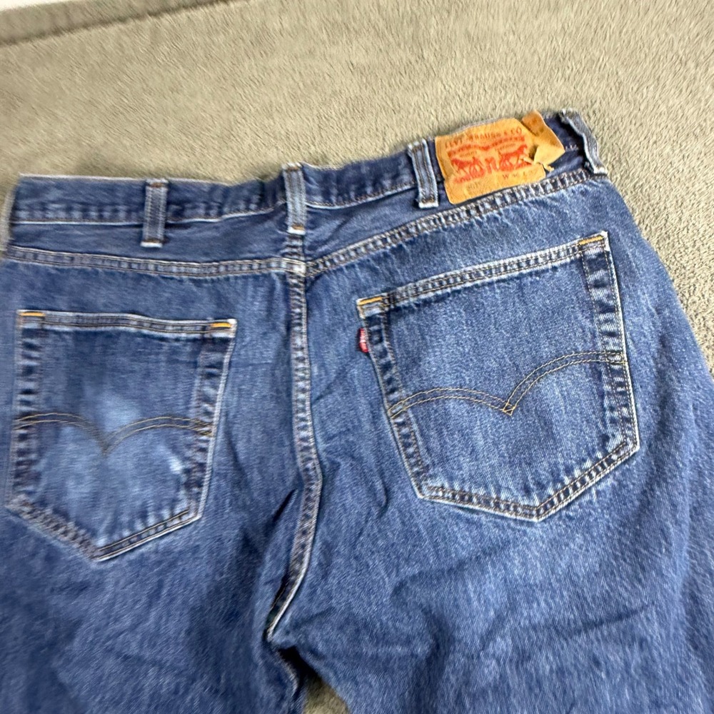 Levis 501 Original Fit Jeans Mens 40x32 Medium Wash Blue Straight Leg Button Fly